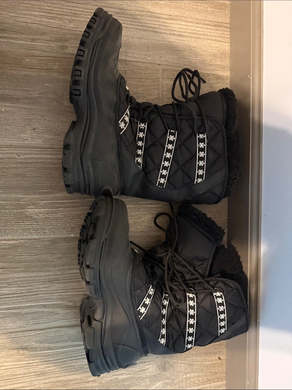 Ozark Trail Black Women’s Insulated Winter Boots with Faux Fur